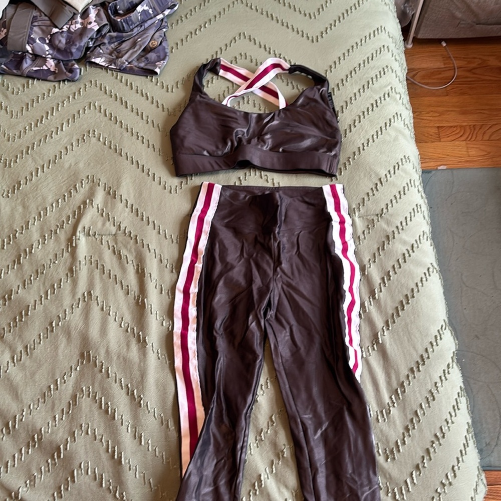 Koral Sports Bar and Leggings/ Metallic Grey with wine and white strips/Small